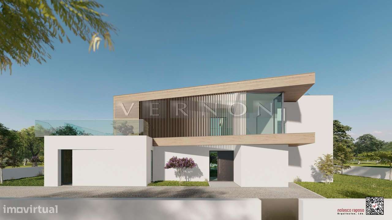 Terreno Urbano com Projeto Aprovado para Moradia T4 com Piscina no Mat-3