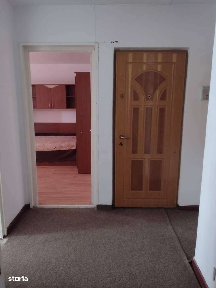 Apartament 2 camere decomandate în Rovine, etajul 2/4 - Imagine principală: 4/5