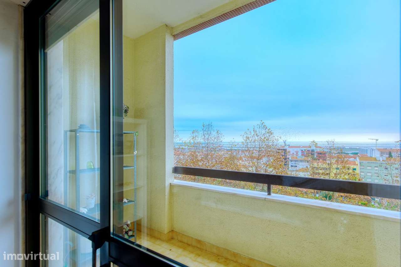 Apartamento T3 com excelentes áreas e uma vista deslumbrante...-17