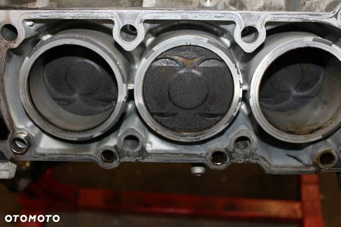 Blok silnika wał tłoki dół Mercedes W210 2.4 V6 112911 - 4