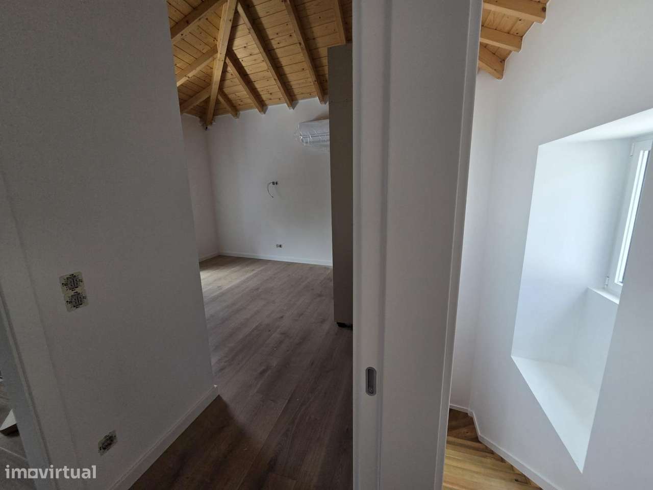Moradia T2 totalmente remodelada e Equipada em Janas com Garagem e...-14