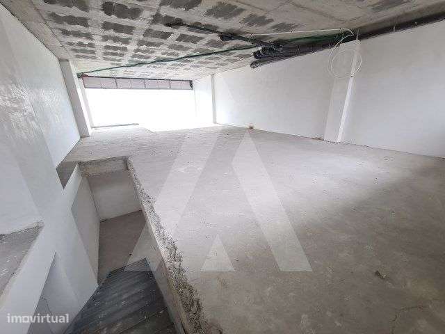 Loja para arrendamento localizada no centro da cidade de Aveiro - Grande imagem: 2/14