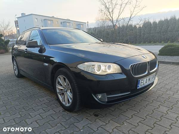 BMW Seria 5 525d xDrive - 2