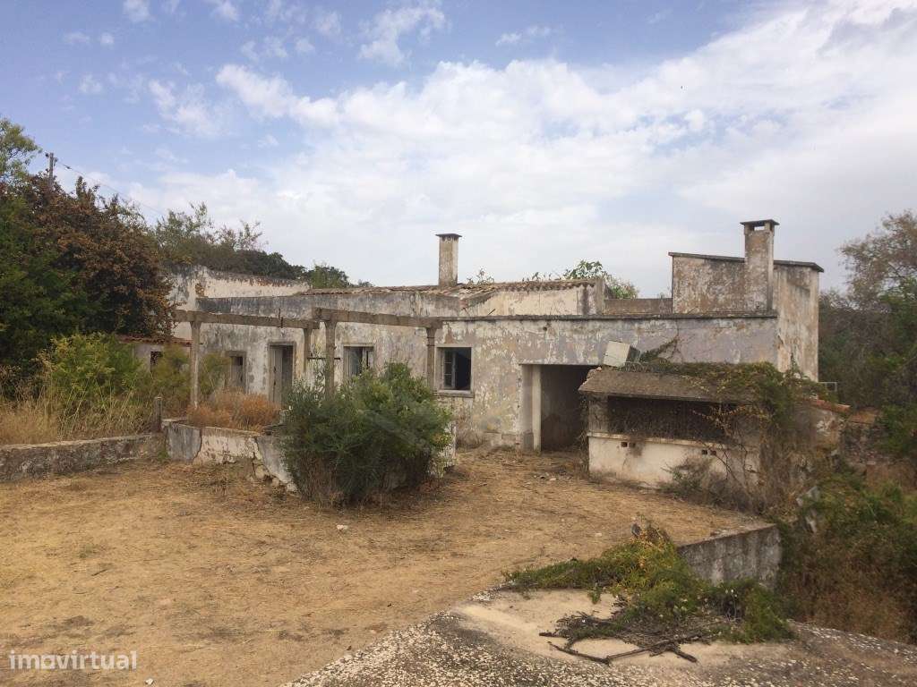 Moradia antiga para recuperar, Loulé, Algarve - Grande imagem: 2/19