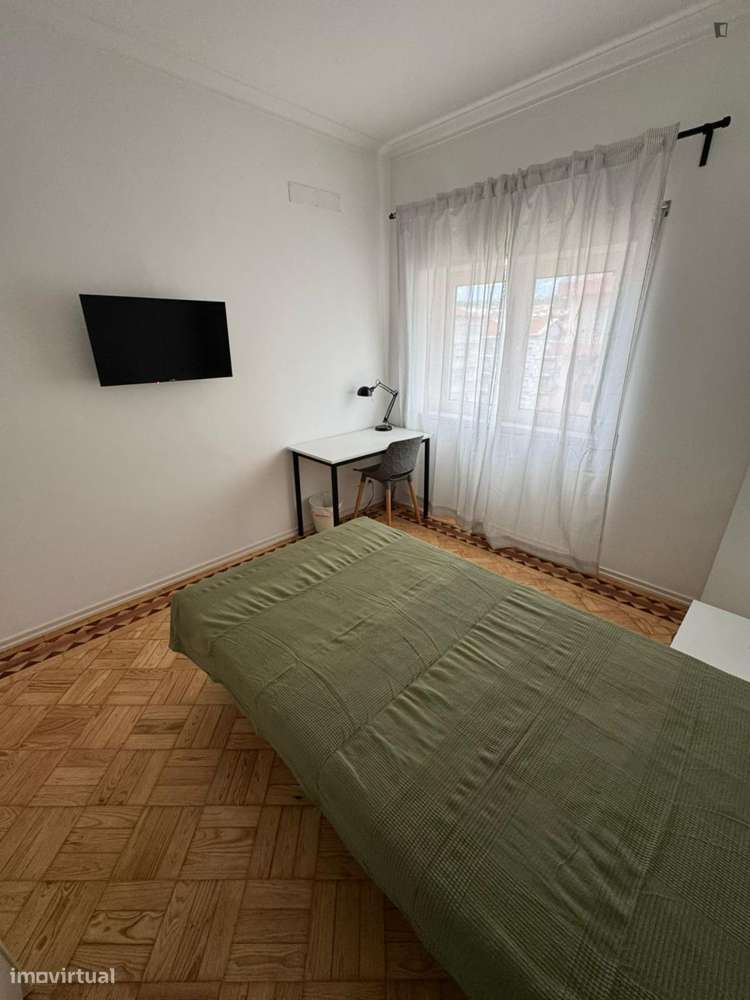 Quarto - localizado em Norton de Matos Coimbra - Grande imagem: 5/6
