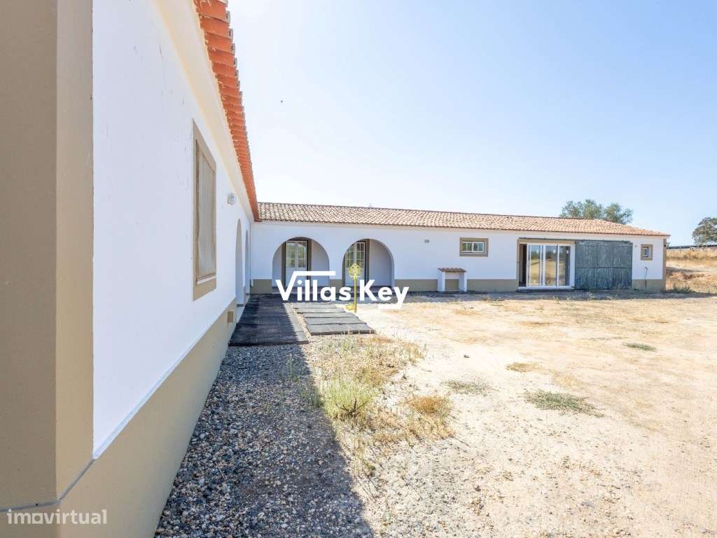 Herdade no Alentejo com área de terreno 150000m² e 1092m² de constr... - Grande imagem: 5/60