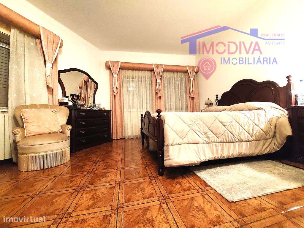 Moradia T4 com aquecimento e garagem em Figueiró dos Vinhos-17