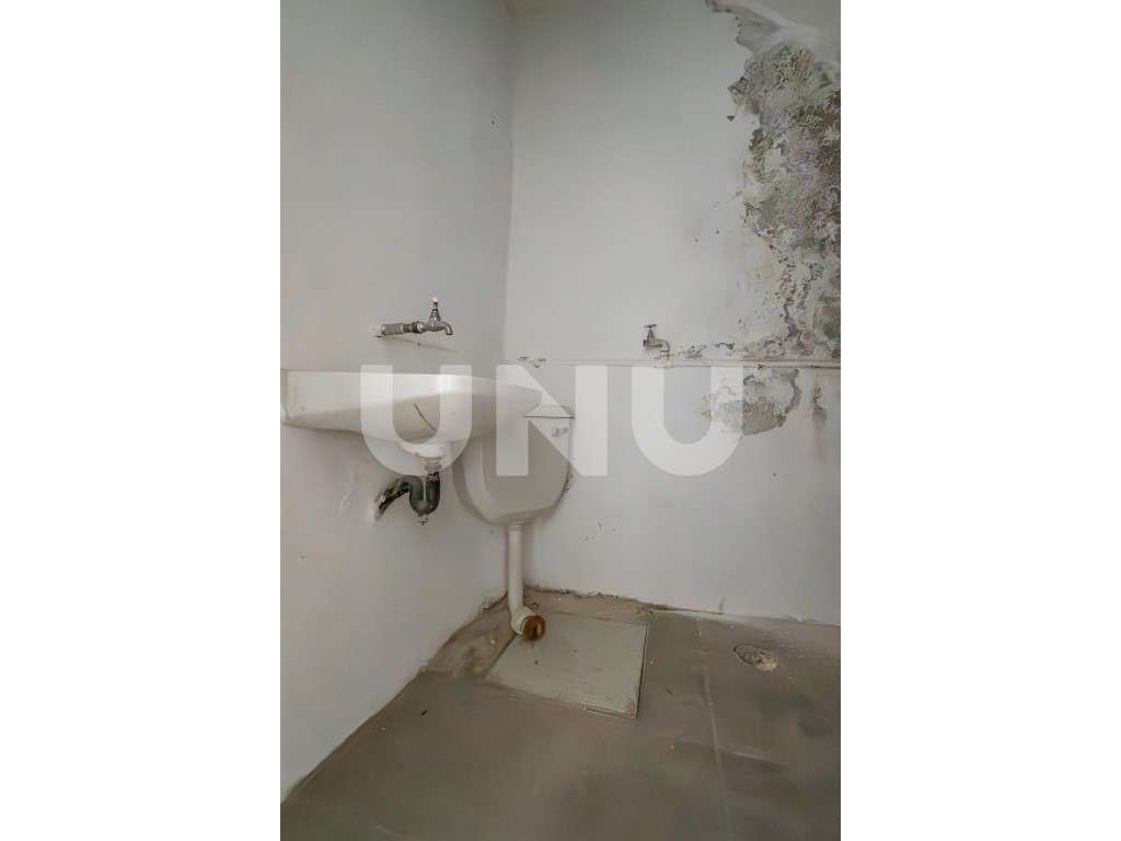 Prédio com Dois Edifícios Independentes no Tortosendo - Elevado Pot...-44