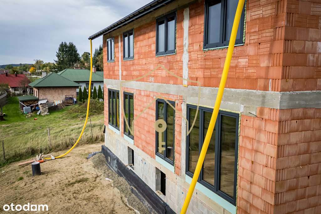 Przestronny dom z piękna panoramą-11