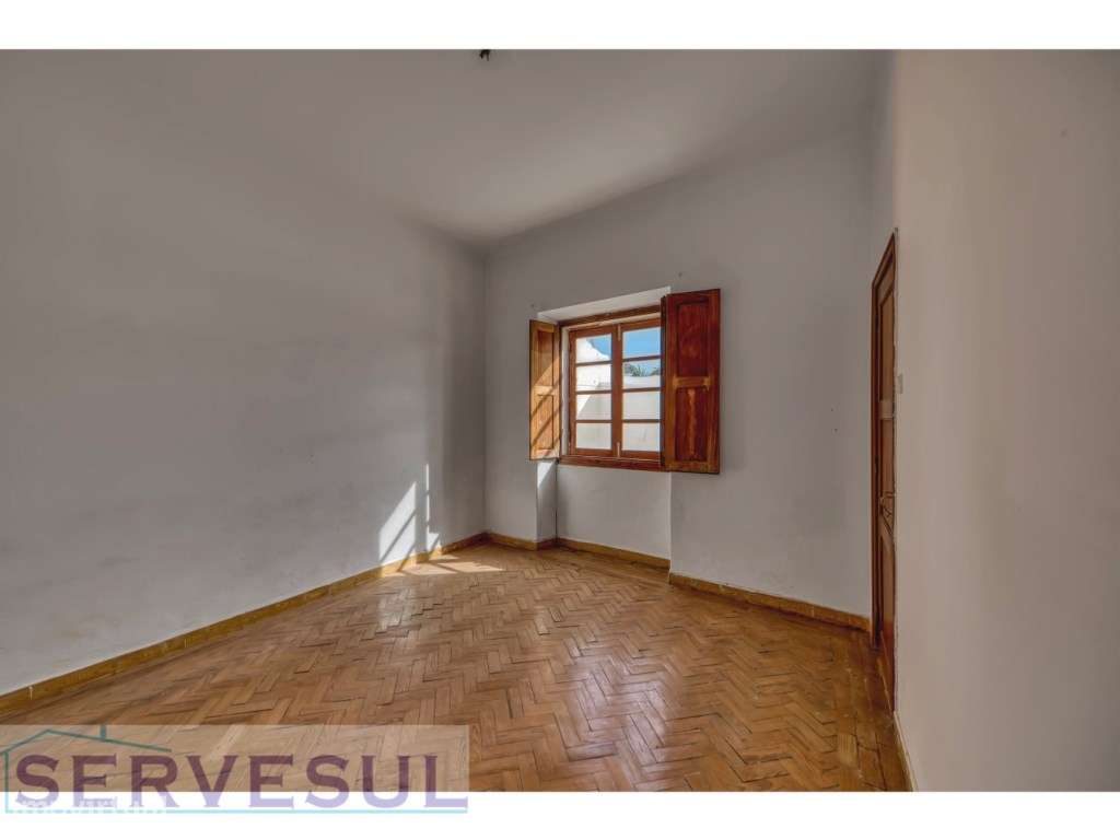 Excelente Oportunidade de Investimento! Rés-do-chão de uma Casa Tra... - Grande imagem: 5/28