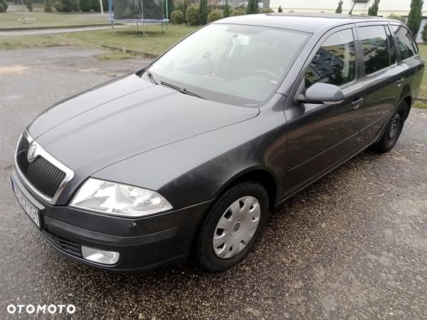 Skoda Octavia 1.6 Ambiente - 33