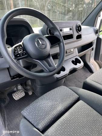 Mercedes-Benz Sprinter - 9