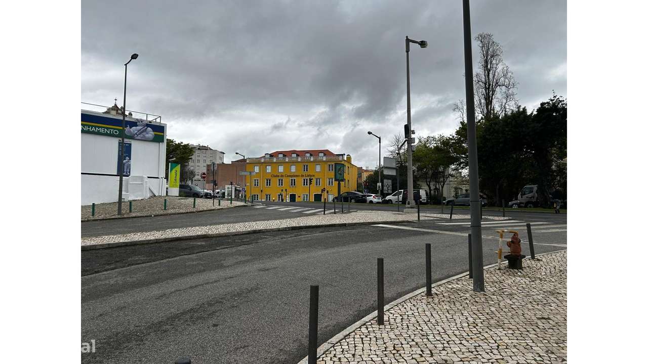 Lugar de Estacionamento no Areeiro-12