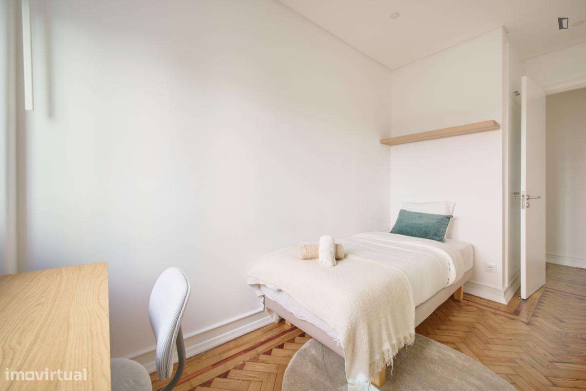 Quarto - localizado em Anjos Lisbon - Grande imagem: 5/52