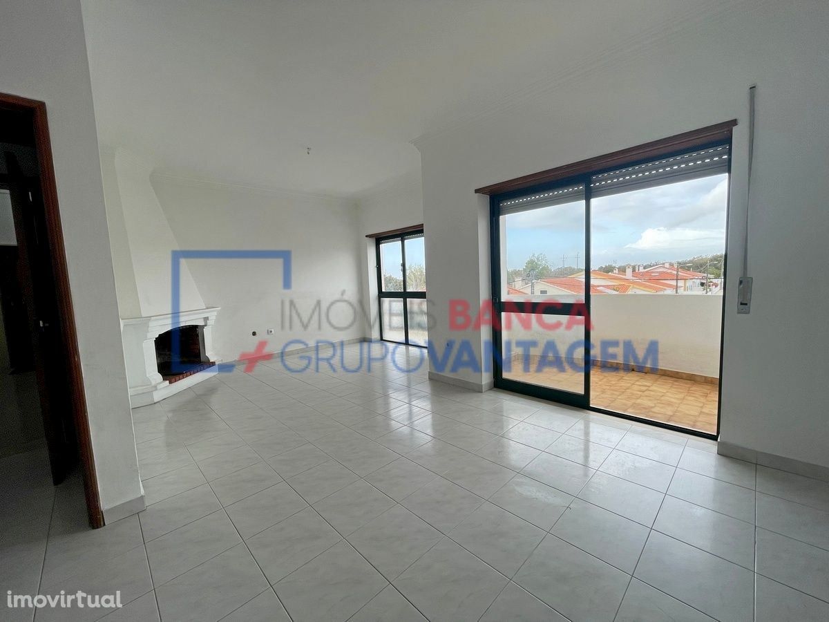 Apartamento T3 à venda em Azeitão