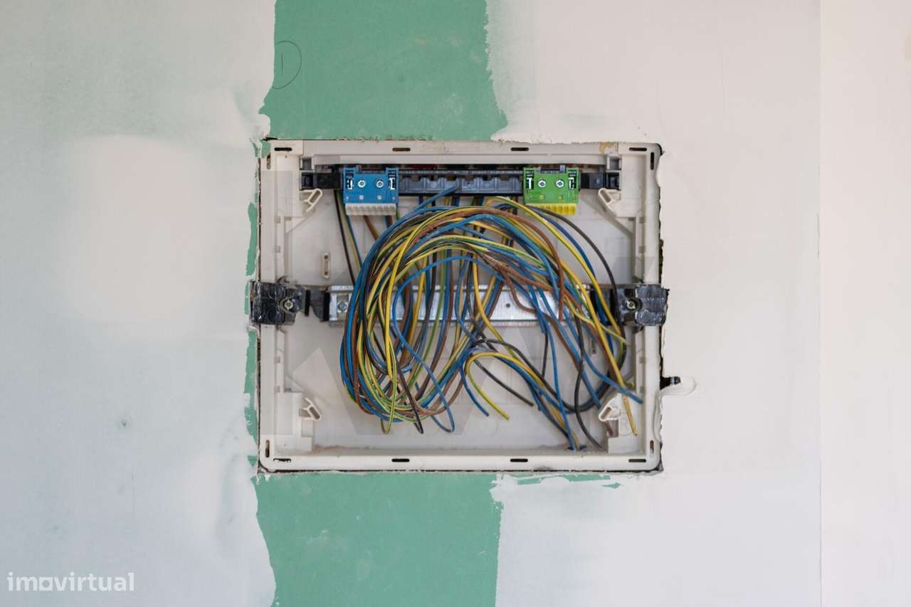 Apartamento T2 Transformado em 3 Estúdios – Bairro Norton de Matos, Co-32