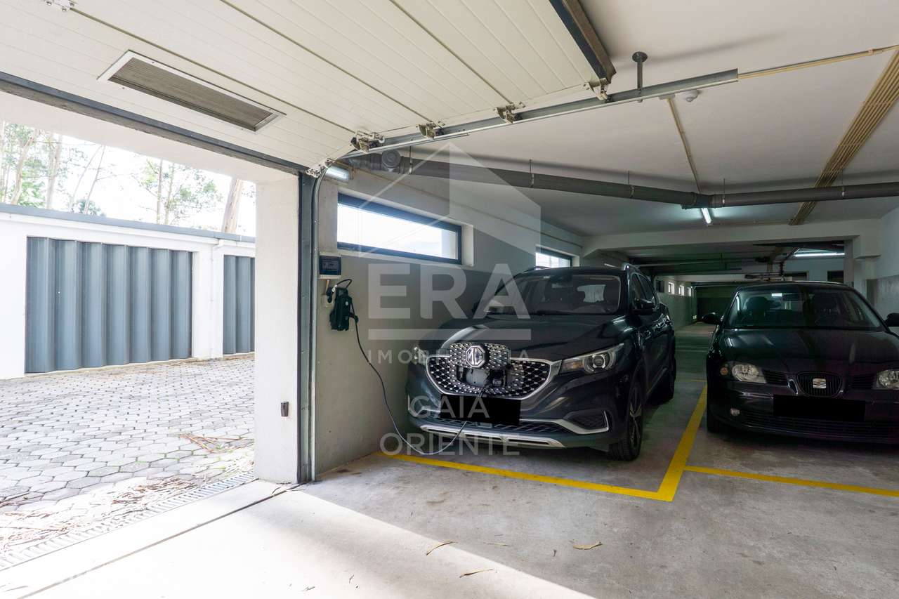 Apartamento T2 moderno com garagem em Grijó-26