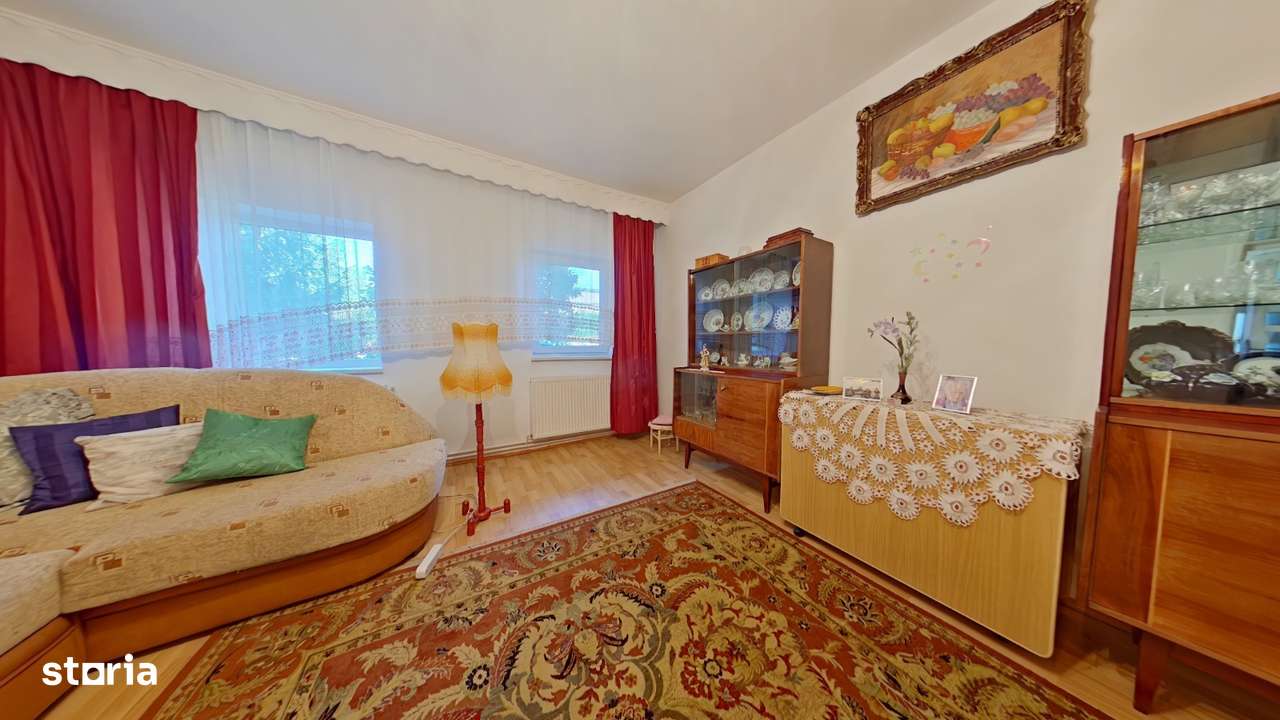 Vila spatioasa de 8 camere , 345 mp  utili , cartier Sarmas - Imagine principală: 5/9