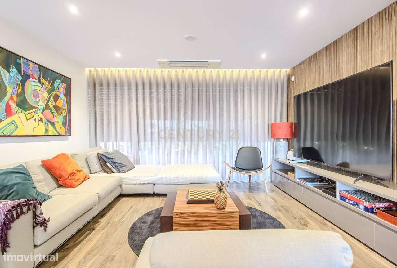 Luxuosa Moradia T4 em Gondomar, Porto com Piscina e Jardim - Grande imagem: 5/60