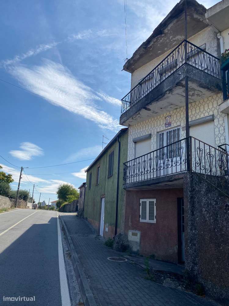 Casa em Touça , concelho de Vila Nova de Foz Côa.-13