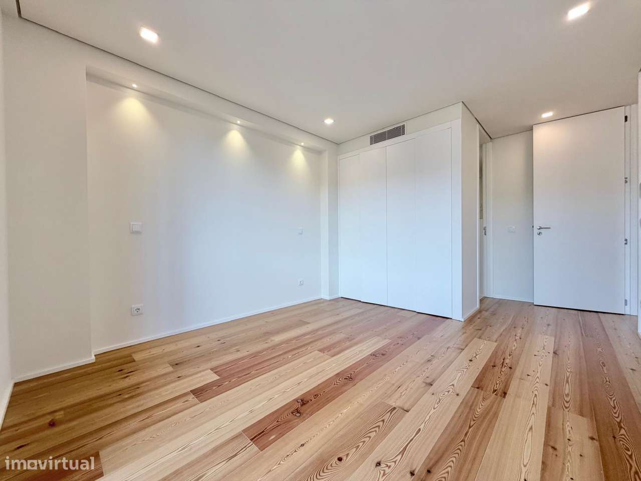 Penthouse T2 Nova com Terraço e Vista Panorâmica Desafogada-5