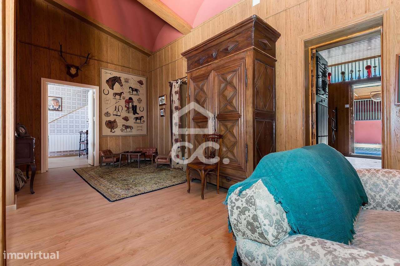 Palacete de inspiração neoclássica francesa com jardim botânico de Jea-42