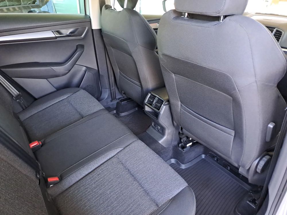 SKODA KAROQ 1.5 TSI ACT Style DSG Kamera HAK SmartLink Salon PL ASO 1wł VAT-MARŻA