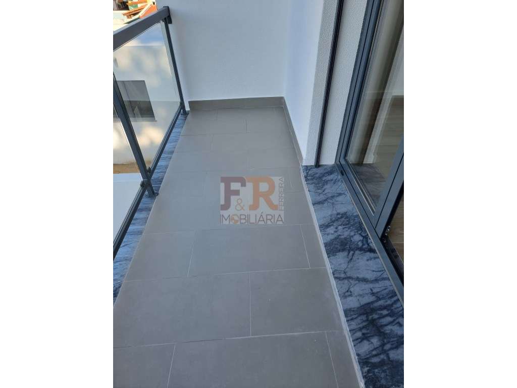 Moradia Geminada T3 com garagem e Terraço Quinta do Conde Sesimbra-29