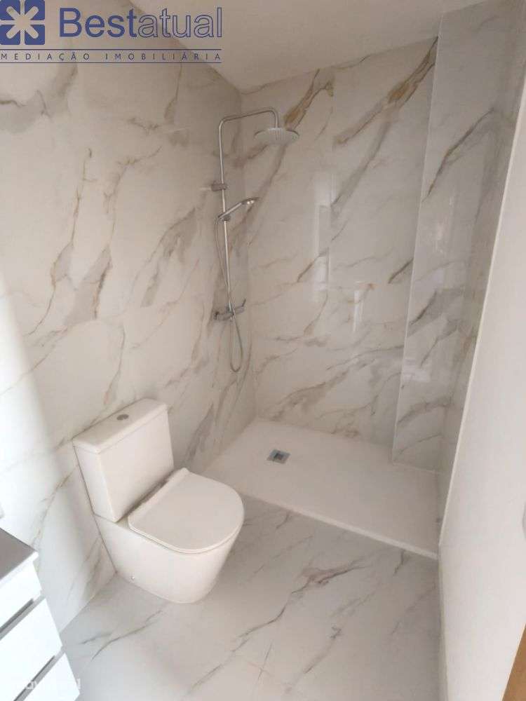 Apartamento T3 c/Lugar de Garagem P/ 2 Carros-28