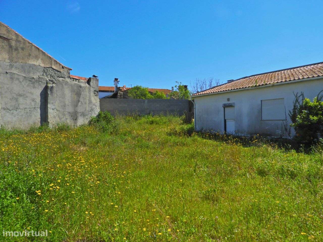 Moradia T3 com Quintal a Necessitar de Obras - Grande imagem: 4/14