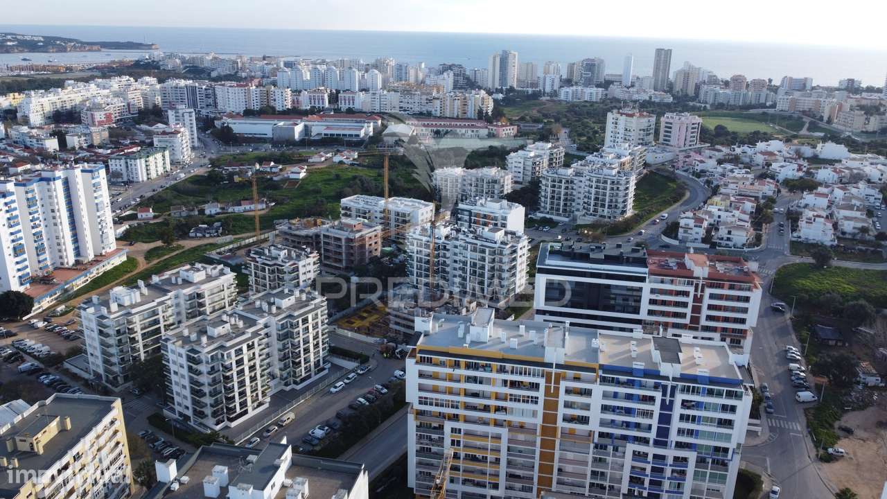 Apartamento T2 com Piscina em Condomínio Fechado, Alto do quintão - Grande imagem: 3/34