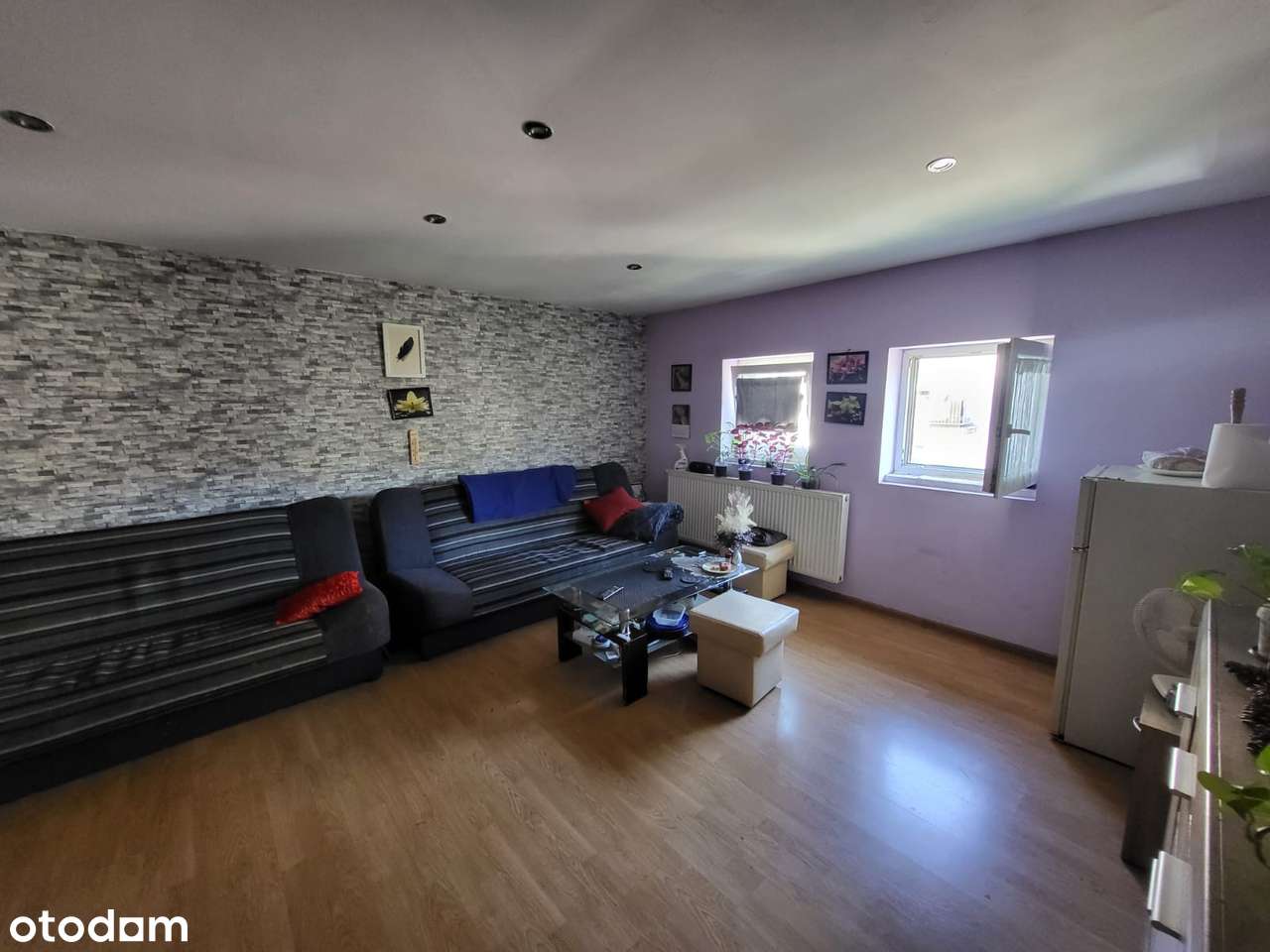 Dwupokojowe mieszkanie w centrum-0