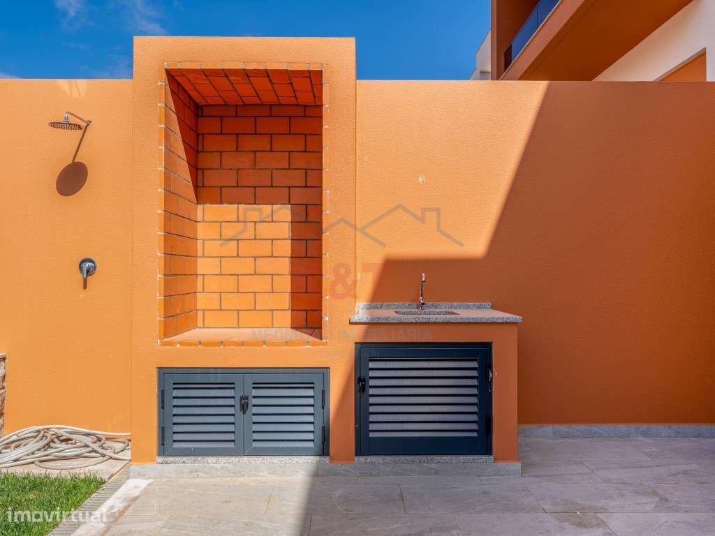 Moradia T3 com piscina-30