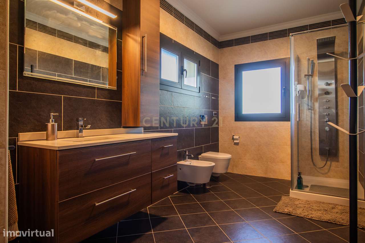 Moradia isolada com piscina e total privacidade, a 5 minutos da A17, M-28