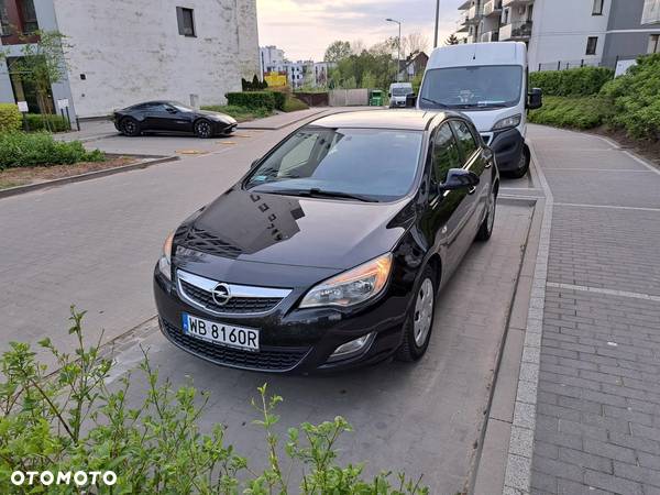 Opel Astra IV 1.7 CDTI Essentia - 1