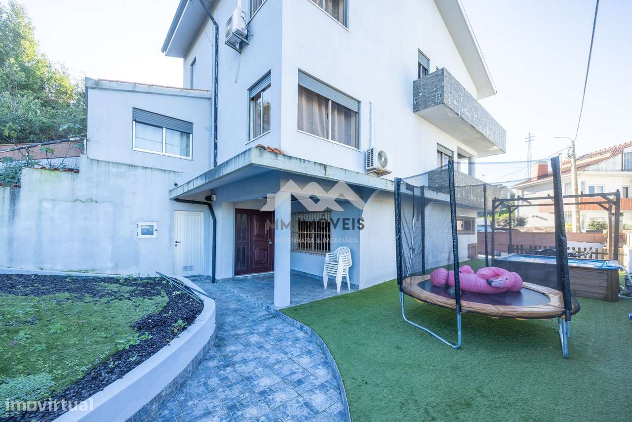 Moradia T3 | Renovada | Terraço | 3 Frentes | Freixo - Grande imagem: 3/60