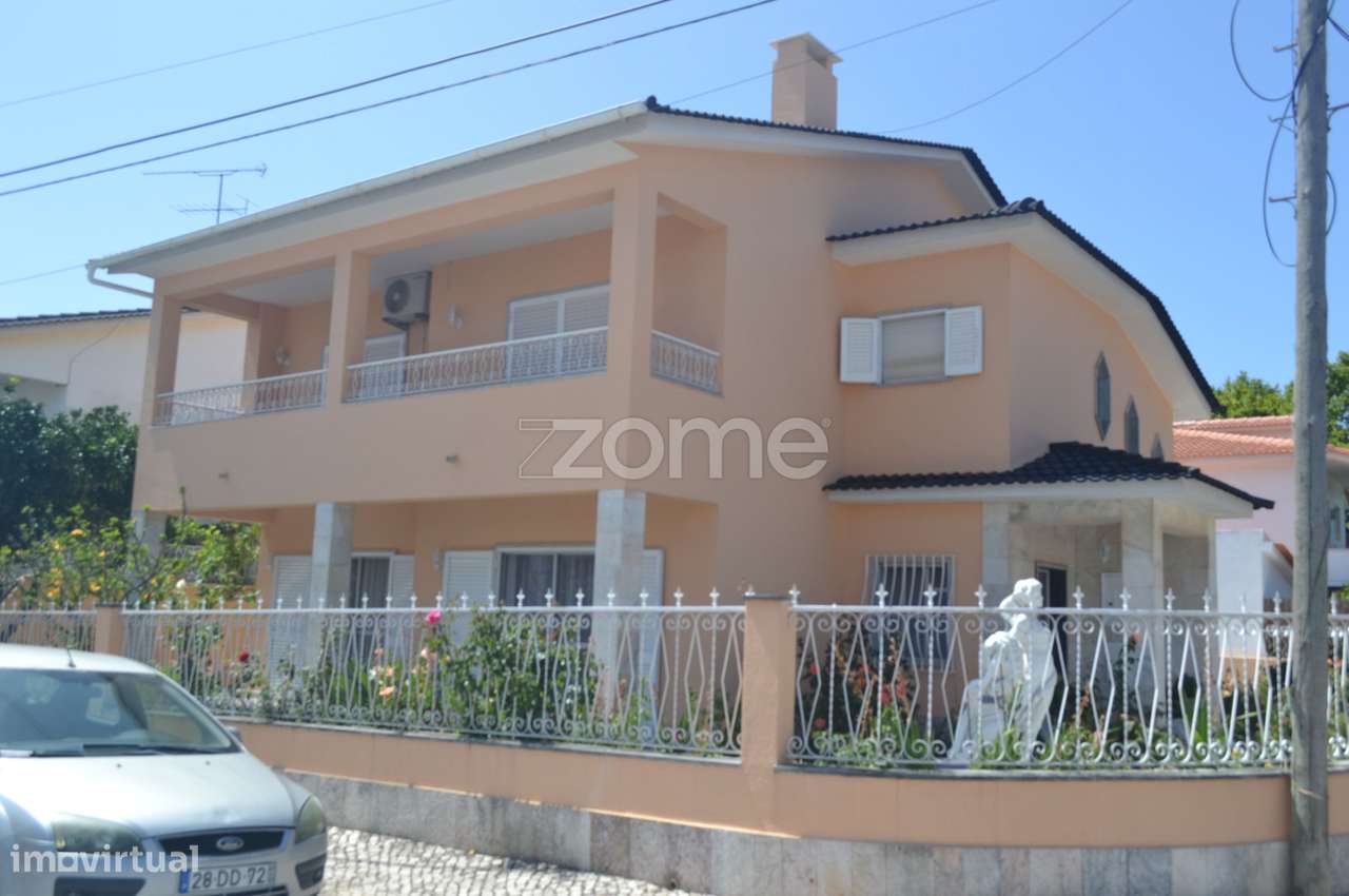 Moradia T5 + 1 para arrendamento em Cascais - Grande imagem: 4/37