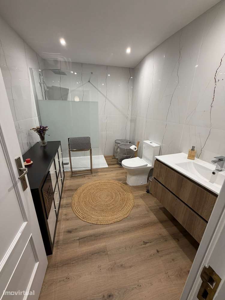 T2 com 116m2 + Garagem | Estação Paredes - Grande imagem: 5/8