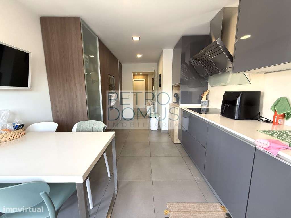 OPORTUNIDADE ÚNICA | T3 COM GARAGEM E VISTA CASTELO | LEIRIA - Grande imagem: 5/29