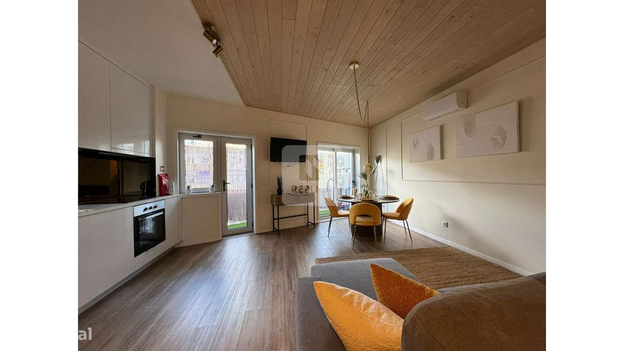 Apartamento T2 Luminoso com Varandas no Bonfim - Grande imagem: 2/22