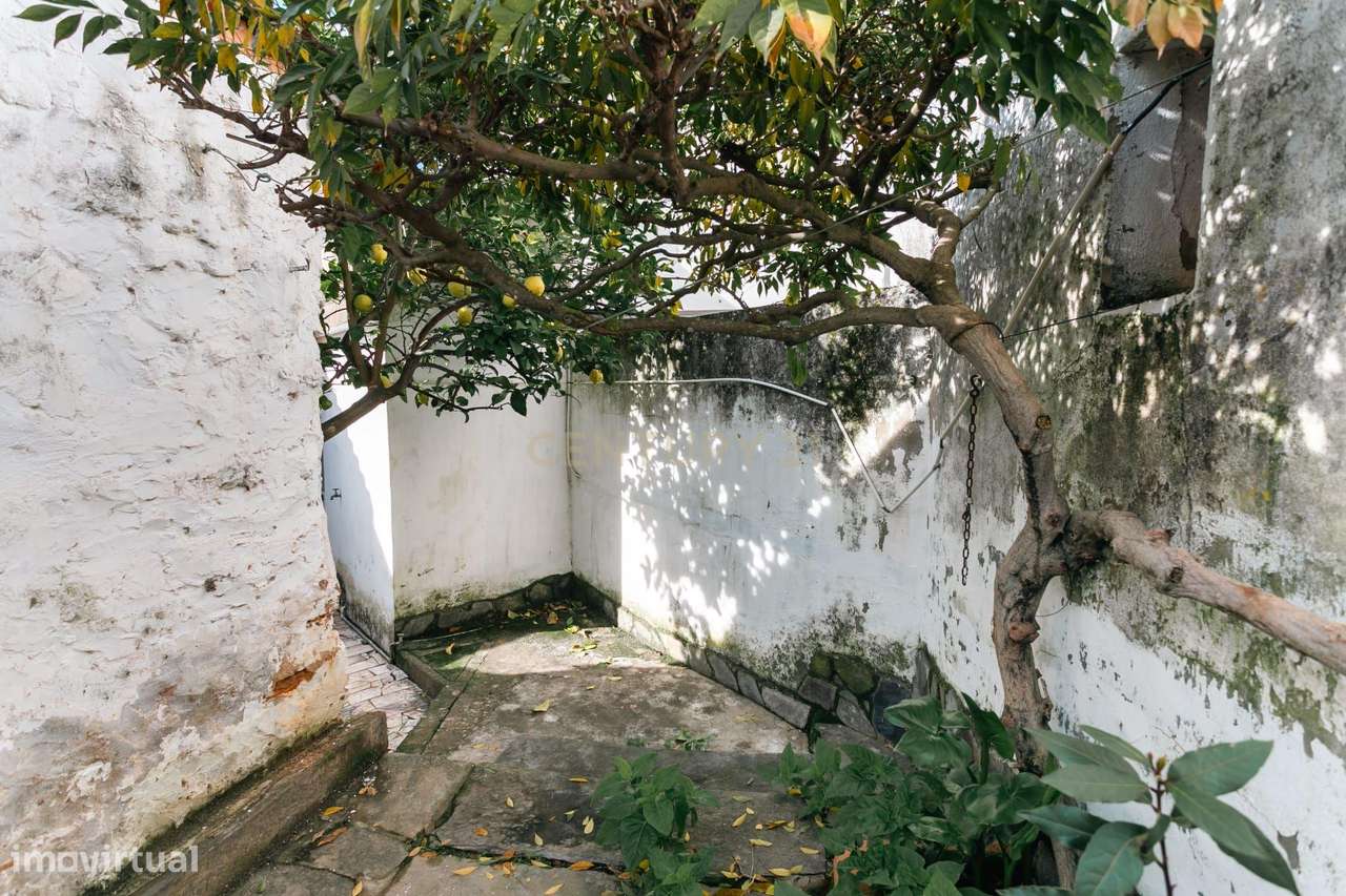 Moradia T2 com Espaço Exterior na Zona Histórica de Mourão - Alentejo-18