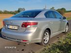 Toyota Avensis 2.0 Premium - 9