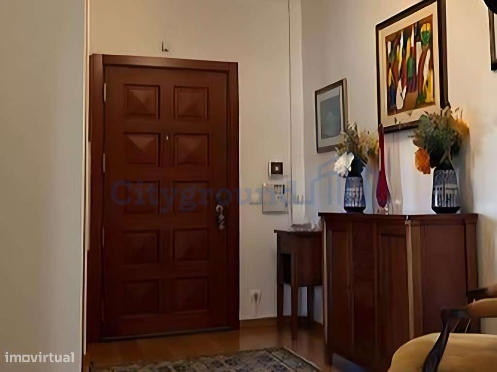 Duplex T3 com Varandas, Terraço e Vista Desafogada para o Castelo d...-38