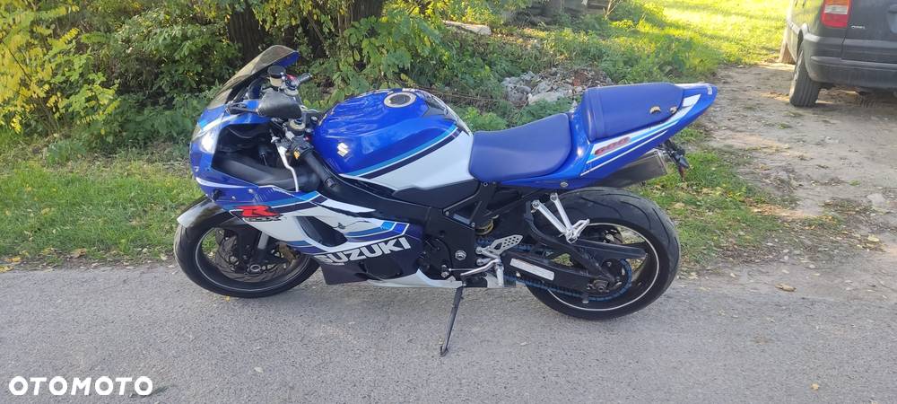 Suzuki GSX-R - 6