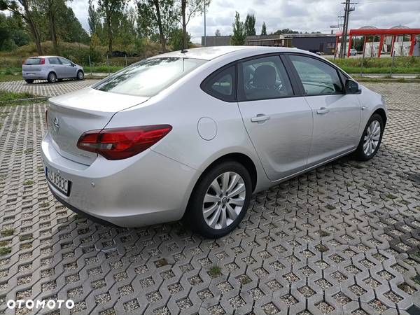 Opel Astra IV 1.4 T Active - 3