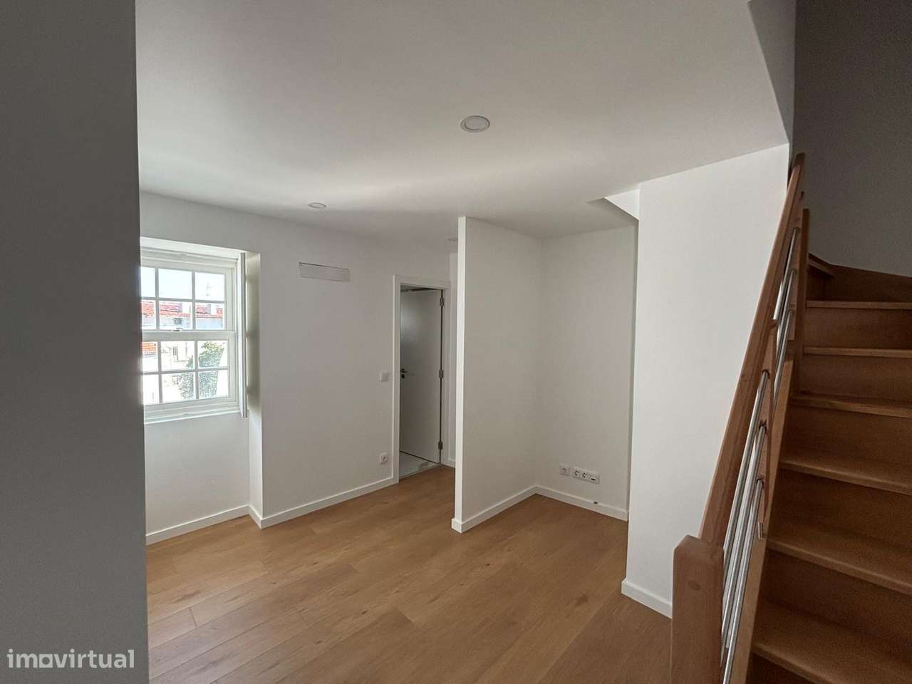 venda de magnifico prédio na Rua da Matemática (4 T0´s e 5 T1's)-20