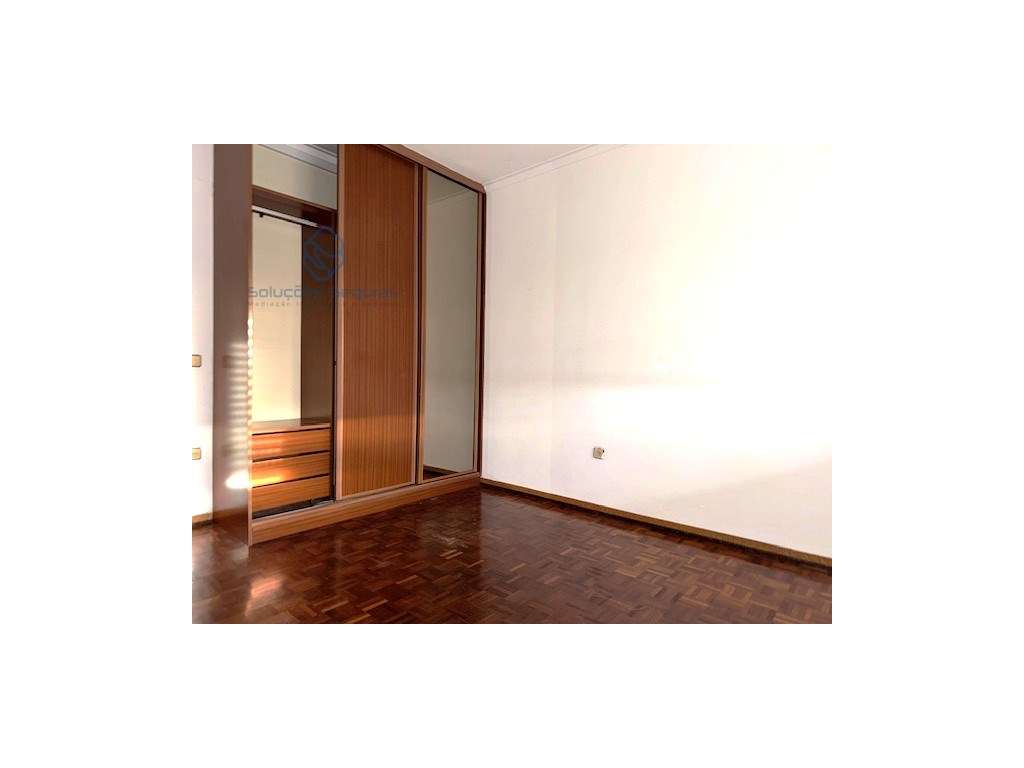 Apartamento T2 - Arrecadação no sótão - 3º andar - Centro Moita-7