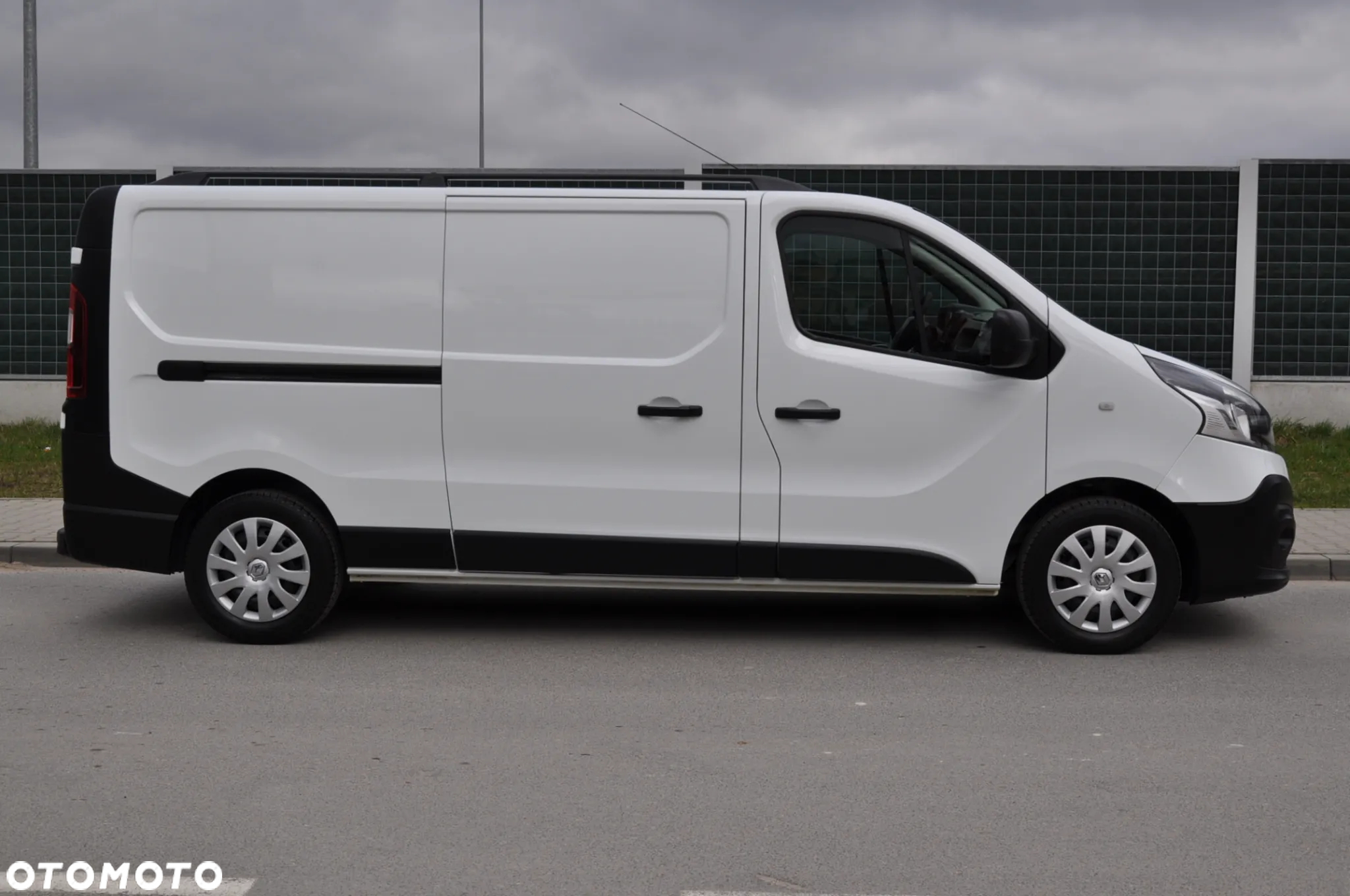 Renault TRAFIC L2H1 FURGON KRAJOWY BEZWYPADKOWY I WŁAŚCICIEL - 32