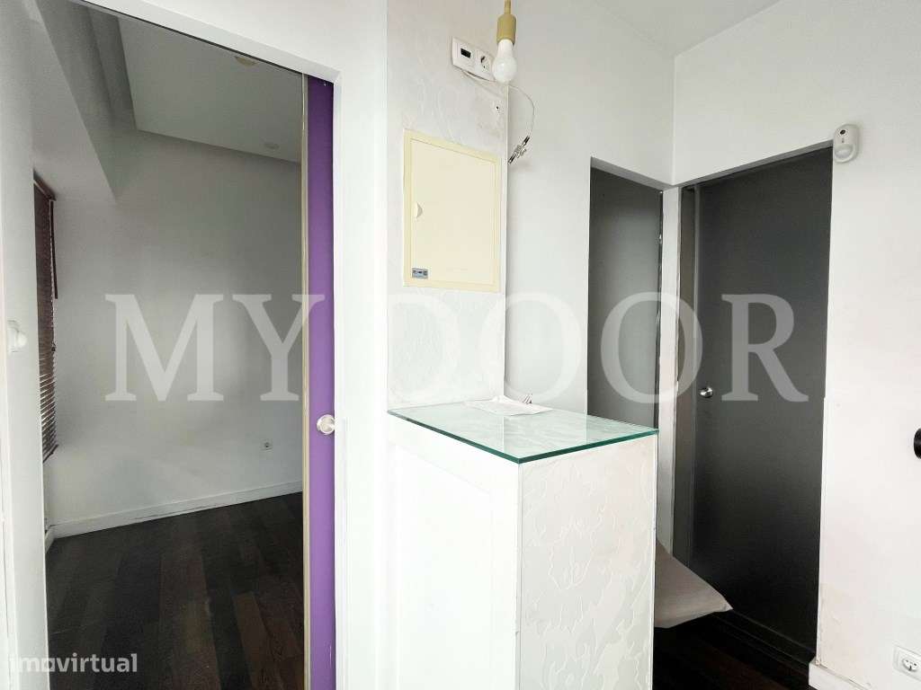 LOJA p/ Arrendar em Moscavide - Central - 3 gabinetes - 2 montras - Grande imagem: 2/16