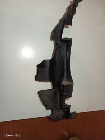 Guia De Ar Do Radiador Audi A6 (4B2, C5) - 4